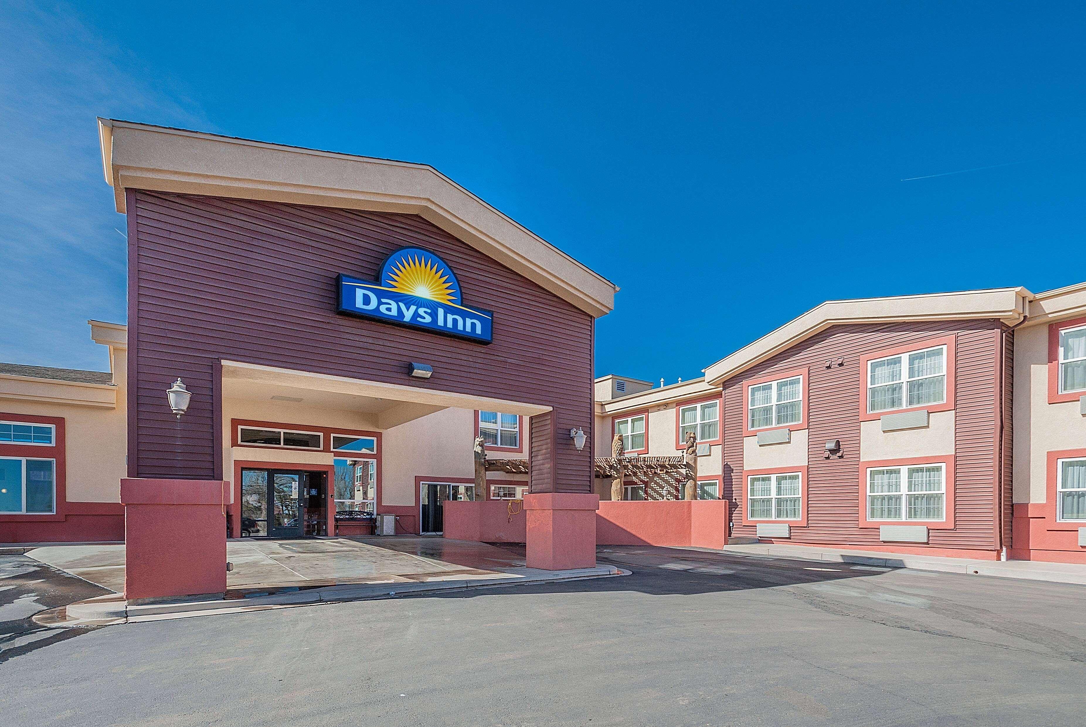 Days Inn By Wyndham Маниту-Спрингс Экстерьер фото